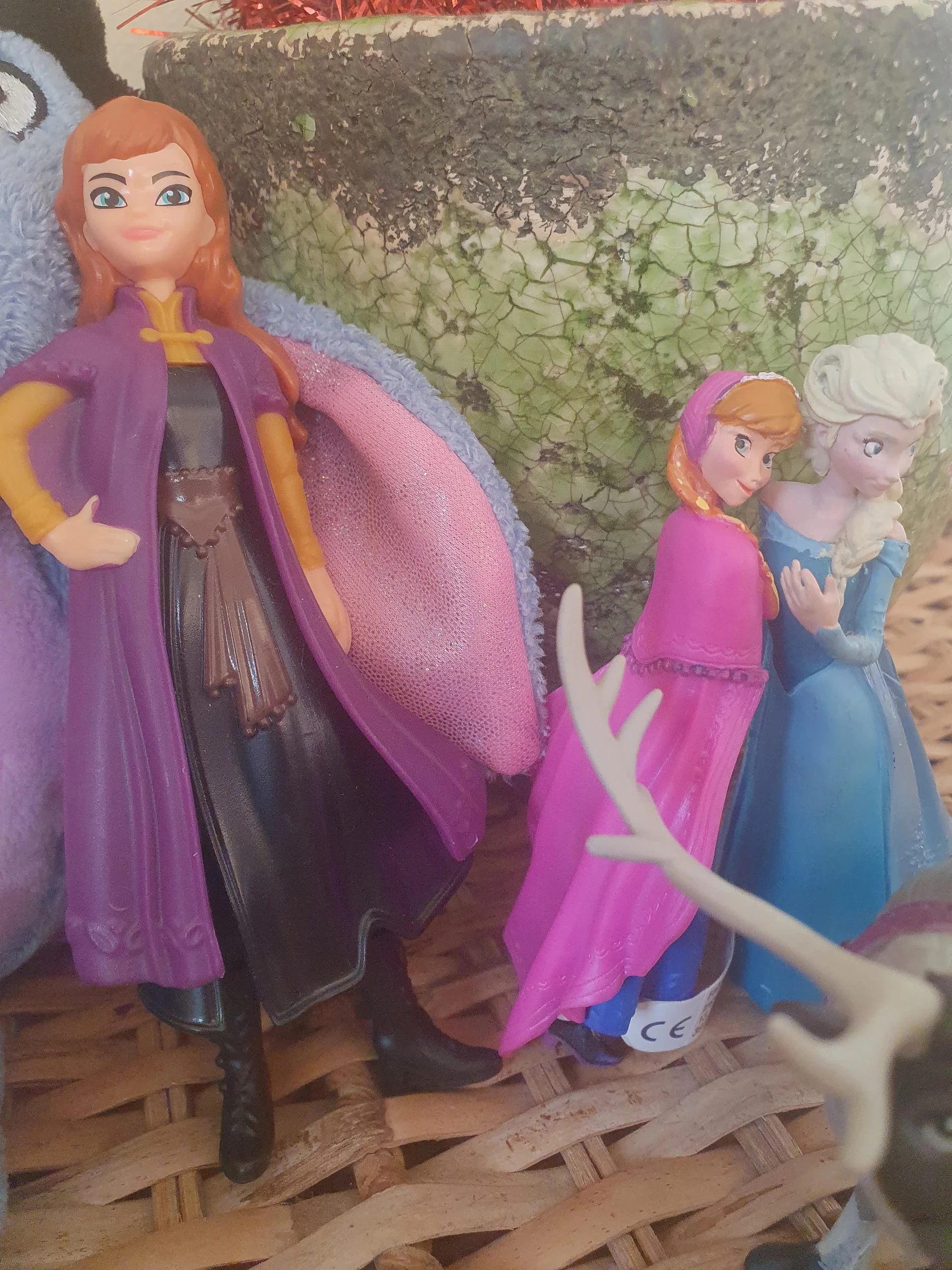 🌸Lots de 4 figuras de Frozen + Olaf – photo 4